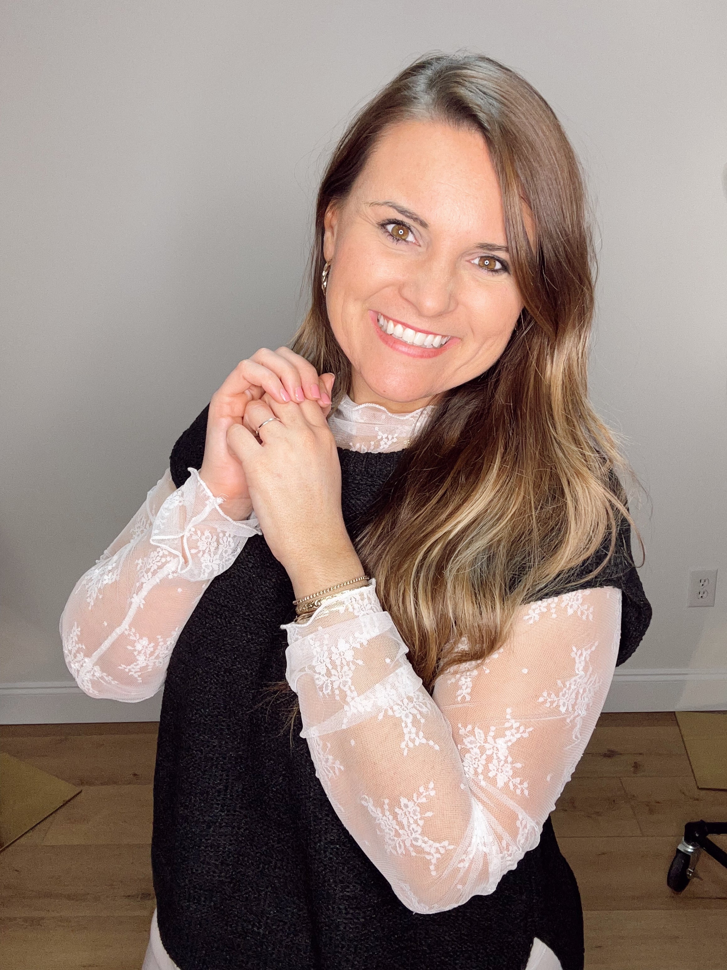 Lacey Layering Top-White